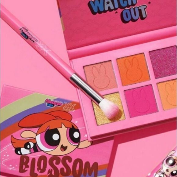 NIB Blossom Eyeshadow Palette - Picture 4 of 15